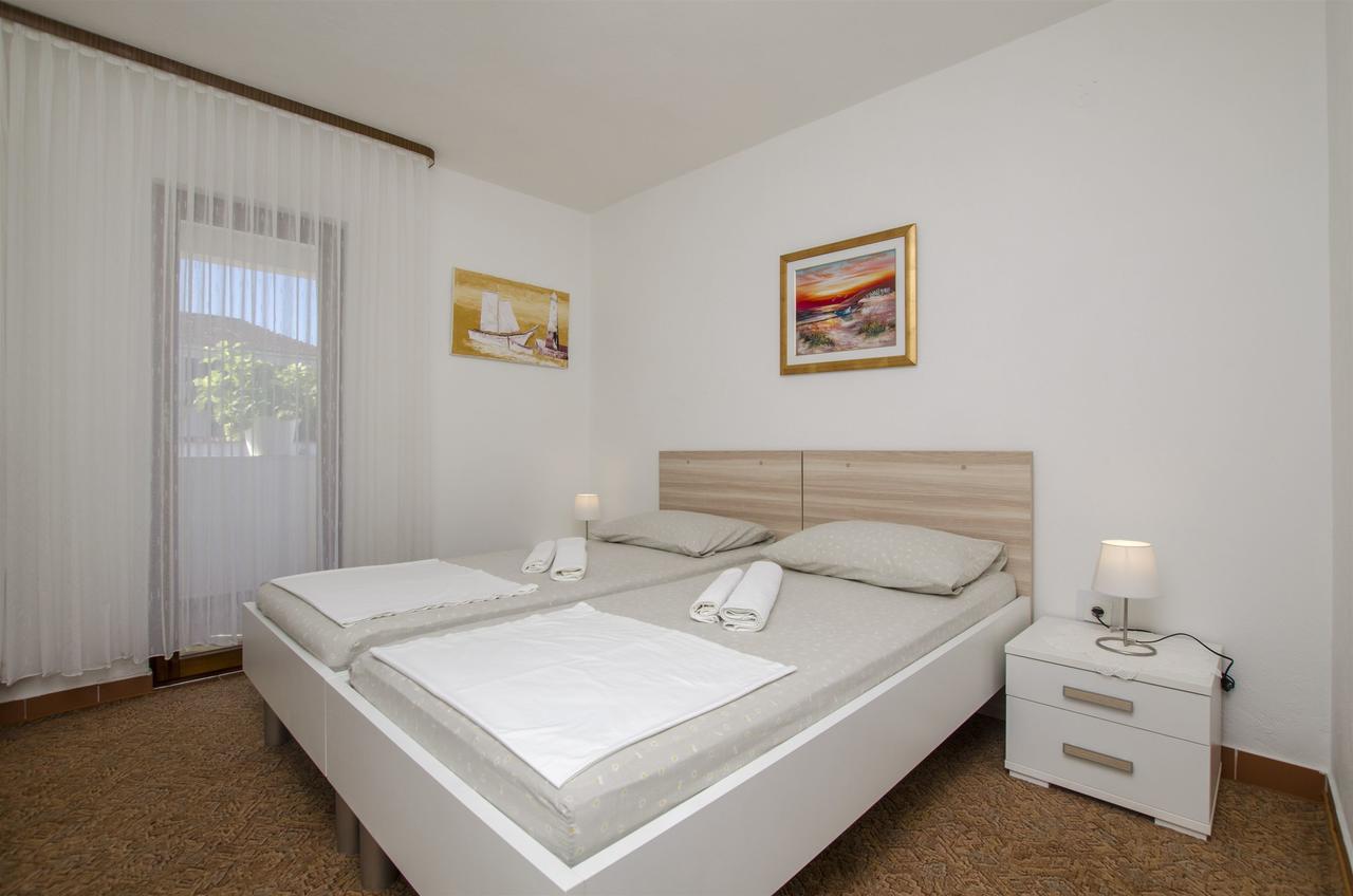 Apartments Denis スペタル エクステリア 写真